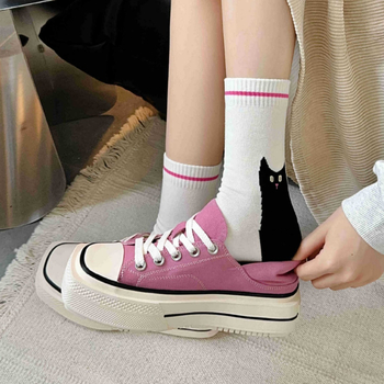 Dámske voľnočasové ponožky s motívom anime, antibakteriálne, 70–80% bavlna, stredná dĺžka rúčky, pletené jednou ihlou