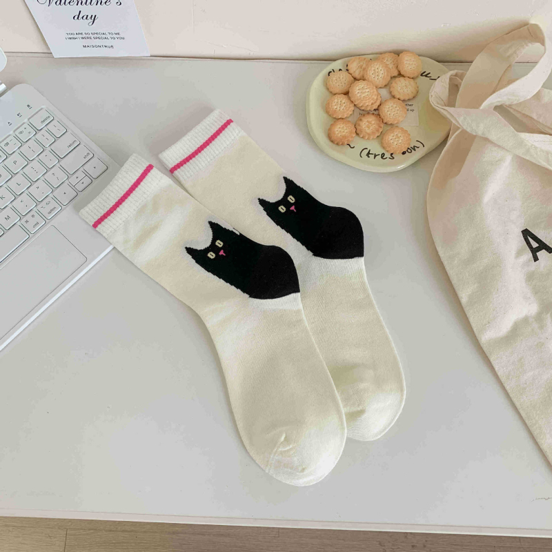 Dámske voľnočasové ponožky s motívom anime, antibakteriálne, 70–80% bavlna, stredná dĺžka rúčky, pletené jednou ihlou