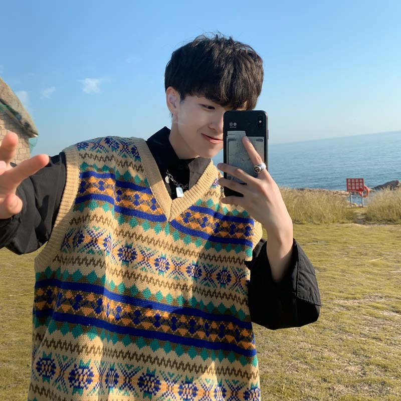 Korejskog stila lagani bezrukavni prsluk s V-izrezom, opuštenog kroja, poliester 91–95%