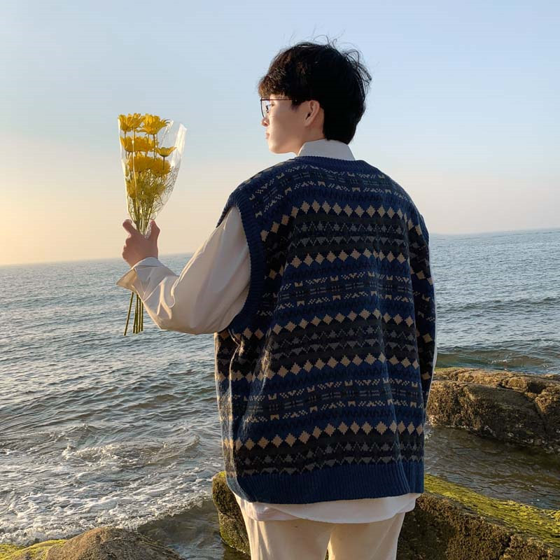 Korejskog stila lagani bezrukavni prsluk s V-izrezom, opuštenog kroja, poliester 91–95%