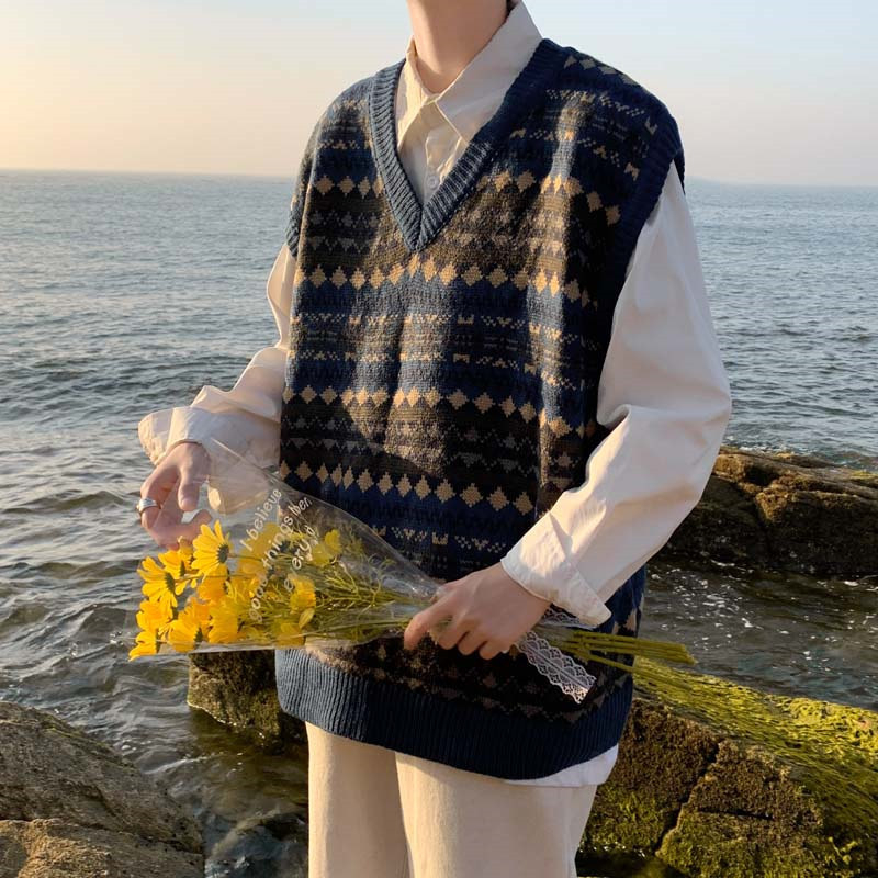 Korejskog stila lagani bezrukavni prsluk s V-izrezom, opuštenog kroja, poliester 91–95%