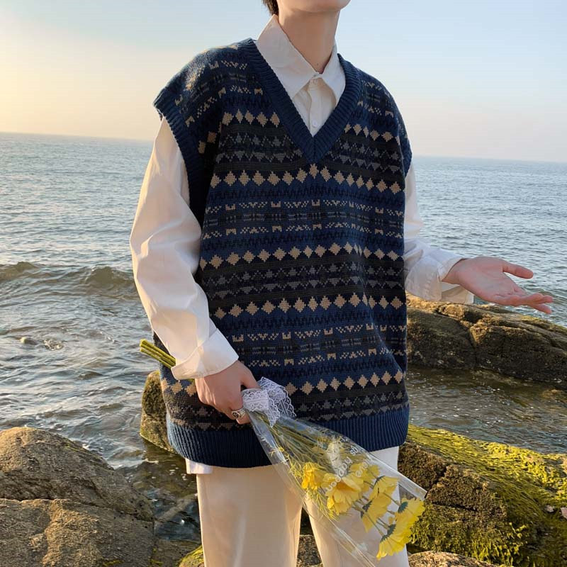 Korejskog stila lagani bezrukavni prsluk s V-izrezom, opuštenog kroja, poliester 91–95%