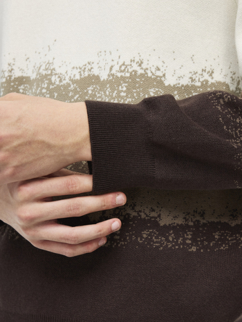 Muški jacquard pleteni pulover sa samovrujućom funkcijom, okruglim izrezom, slobodan kroj, 51–55% pamuka