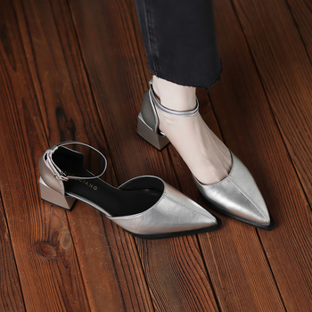 8716-1 Ovčja koža, sandale s T remenom, kopča s jednim remenom, visina pete 6–8 cm, uložak od kože najviše kvalitete