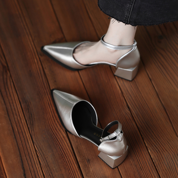 8716-1 Ovčja koža, sandale s T remenom, kopča s jednim remenom, visina pete 6–8 cm, uložak od kože najviše kvalitete