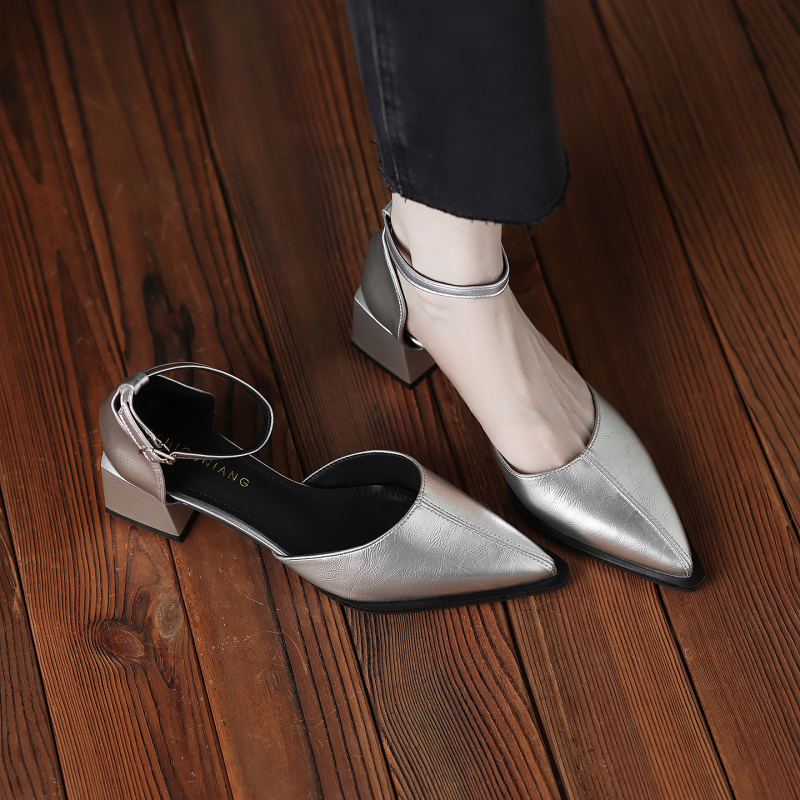 8716-1 Ovčja koža, sandale s T remenom, kopča s jednim remenom, visina pete 6–8 cm, uložak od kože najviše kvalitete