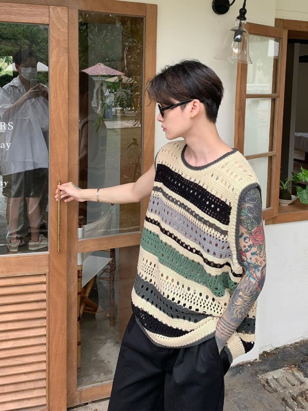 Vintage prugasti bezrukavni prsluk od tanke mrežaste pletenine, okrugli izrez