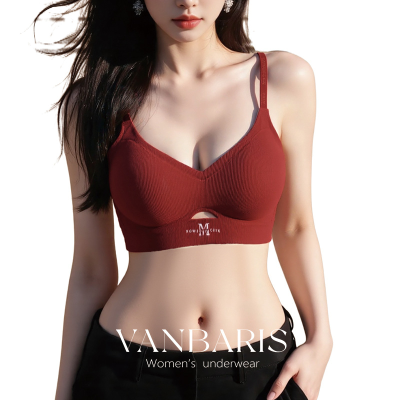 Push-Up grudnjak, Šalice 3/4, Tanko oblikovane košarice, Glavni materijal: najlon s 70% elastana, Podstava 30% elastana, Stražnje četiri reda kopči