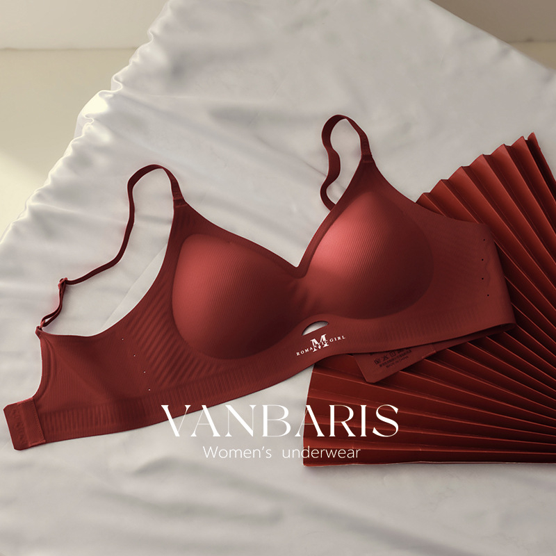 Push-Up grudnjak, Šalice 3/4, Tanko oblikovane košarice, Glavni materijal: najlon s 70% elastana, Podstava 30% elastana, Stražnje četiri reda kopči