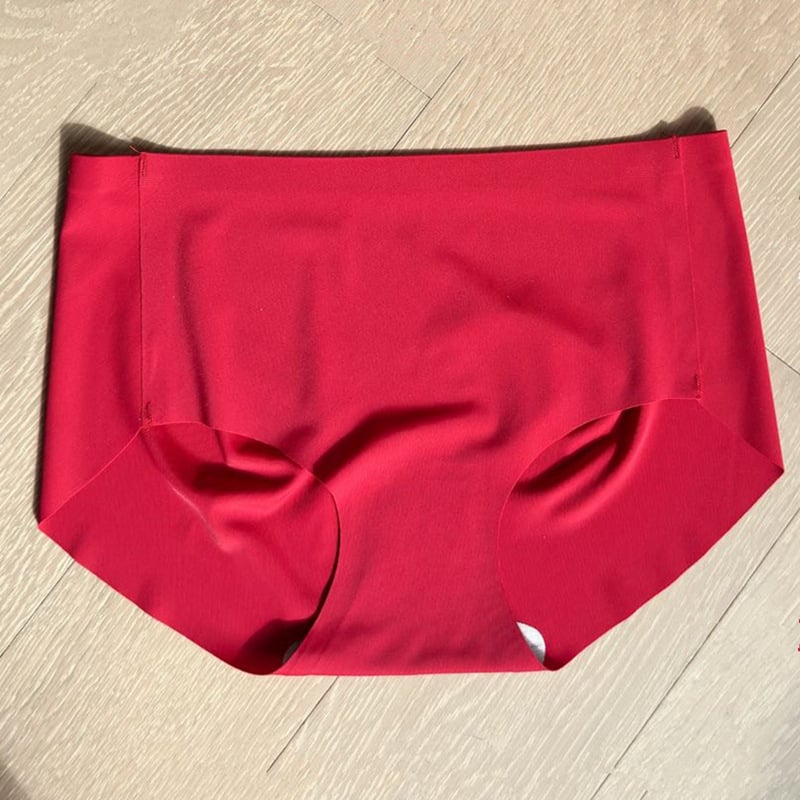 Bešavnog grudnjaka set s košaricama 3/4, oblikovane košarice s tankim gornjim dijelom i debelim donjim dijelom, najlon materijal, fiksne dvostruke naramenice, niski leđa