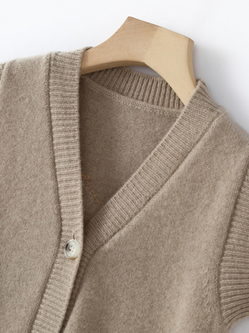 Παιδικό γιλέκο χωρίς μανίκια με V-λαιμό, 100% μαλλί, πλεκτό, κούμπωμα με κουμπιά σε μια σειρά