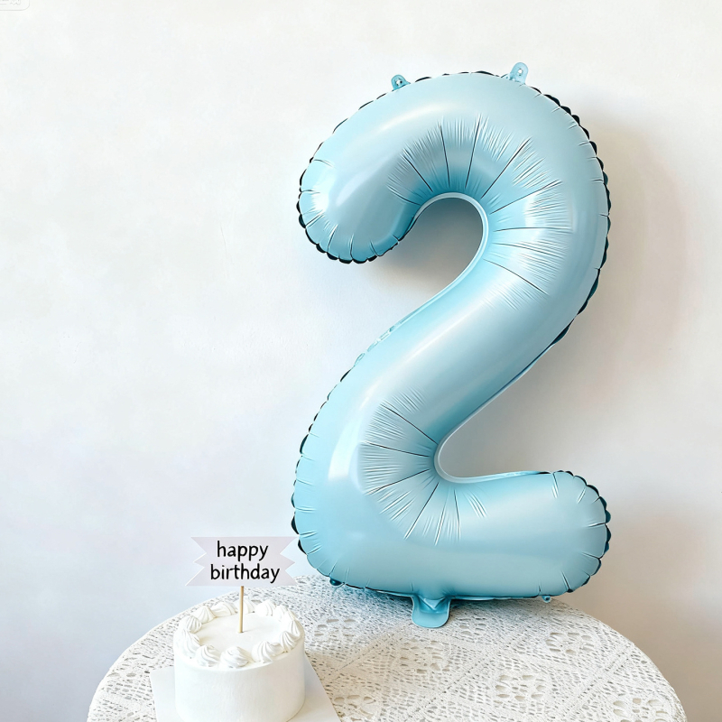 Pozadina za dječju rođendansku proslavu (3. i 6. rođendan) – Poliester, tkanina; rekviziti za scenografiju