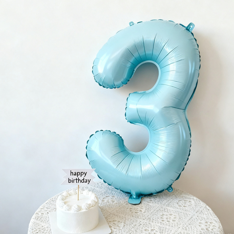 Pozadina za dječju rođendansku proslavu (3. i 6. rođendan) – Poliester, tkanina; rekviziti za scenografiju