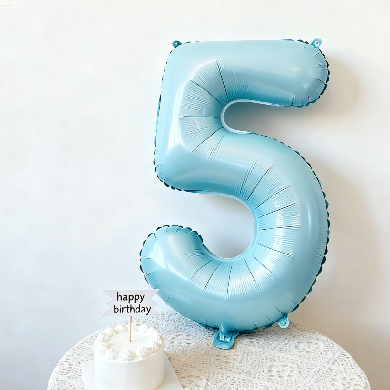 Pozadina za dječju rođendansku proslavu (3. i 6. rođendan) – Poliester, tkanina; rekviziti za scenografiju