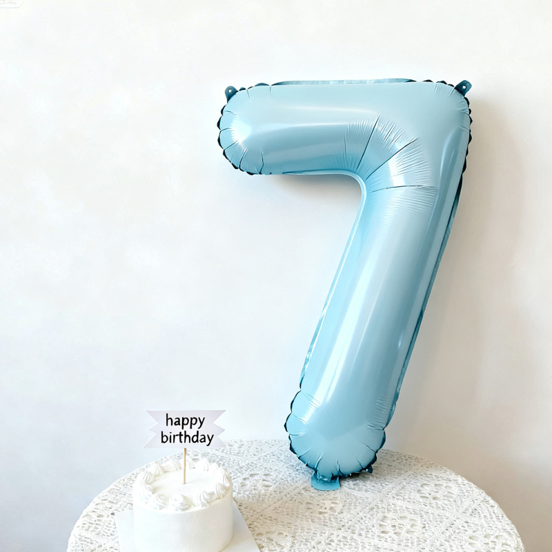 Pozadina za dječju rođendansku proslavu (3. i 6. rođendan) – Poliester, tkanina; rekviziti za scenografiju