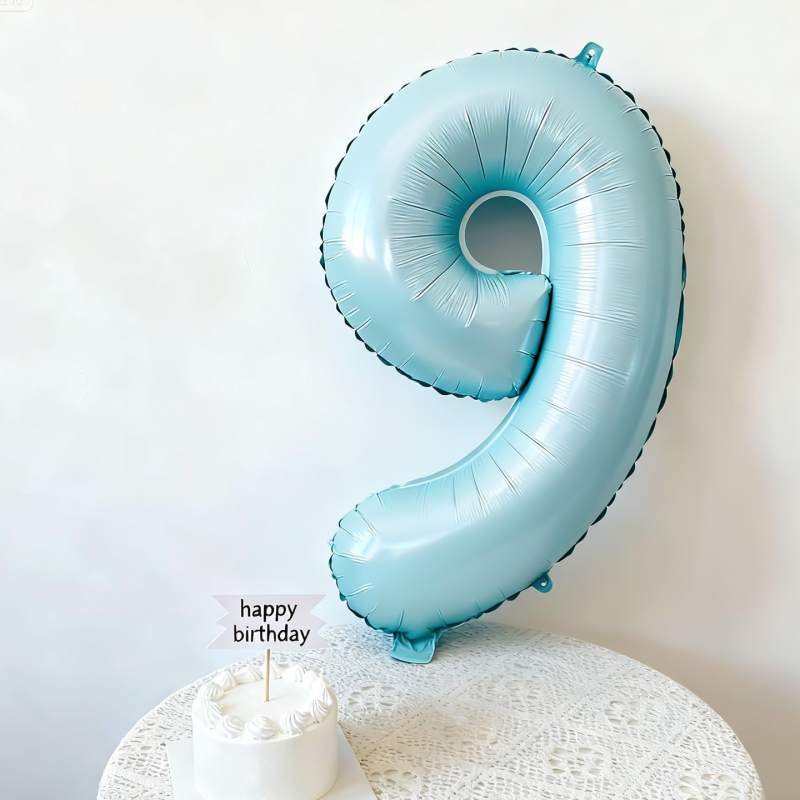 Pozadina za dječju rođendansku proslavu (3. i 6. rođendan) – Poliester, tkanina; rekviziti za scenografiju