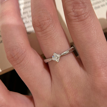 Moissanite párgyűrű, S925 ezüst aranyozva, nyitott hullámformájú dizájn