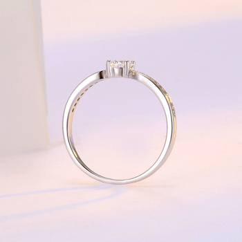 Inel cu montură romb, tratament diamant, moissanit imitativ, origine Shanwei