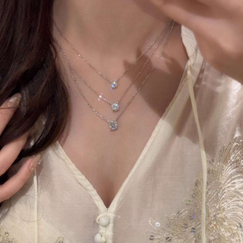 Ogrlica od srebra S925 s Moissanite privjeskom, Plum Blossom rez, četveroprsteni uložak, križni lanac