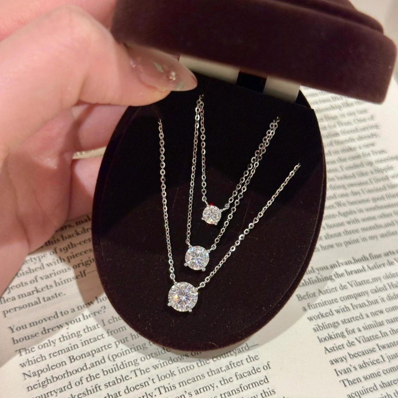 Ogrlica od srebra S925 s Moissanite privjeskom, Plum Blossom rez, četveroprsteni uložak, križni lanac