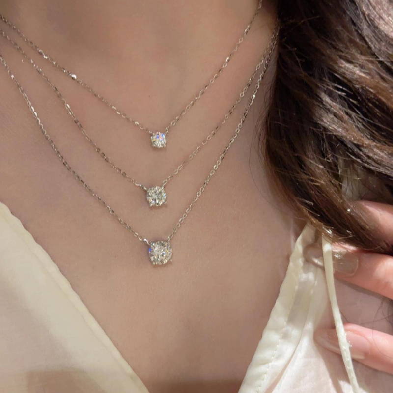 Ogrlica od srebra S925 s Moissanite privjeskom, Plum Blossom rez, četveroprsteni uložak, križni lanac