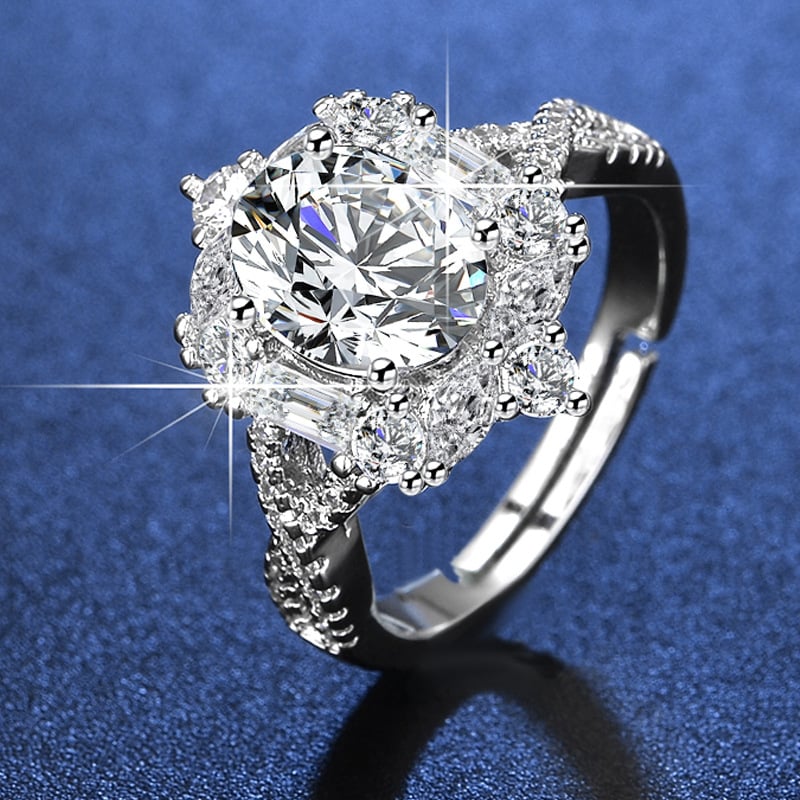 Inel cu moissanit imitatie, formă ovală de ou de porumbel, cupru, încrustat cu diamante