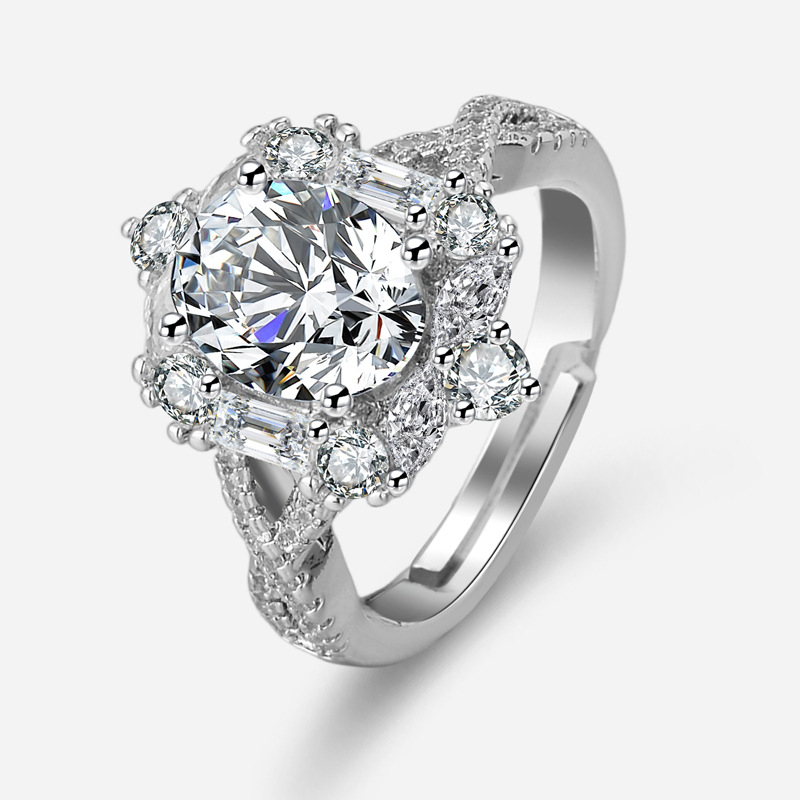 Inel cu moissanit imitatie, formă ovală de ou de porumbel, cupru, încrustat cu diamante