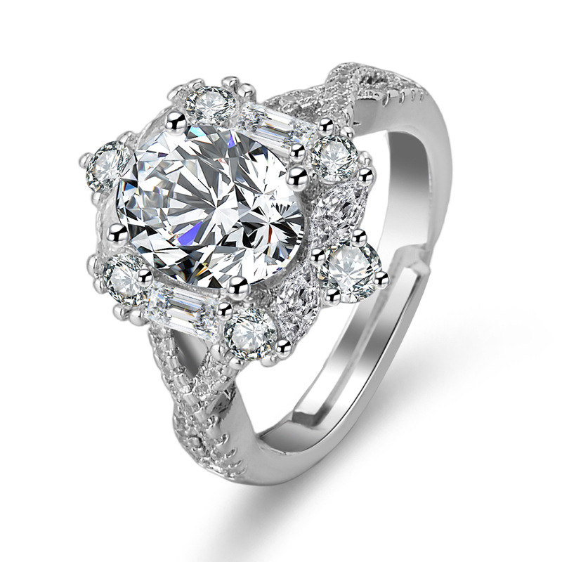 Inel cu moissanit imitatie, formă ovală de ou de porumbel, cupru, încrustat cu diamante