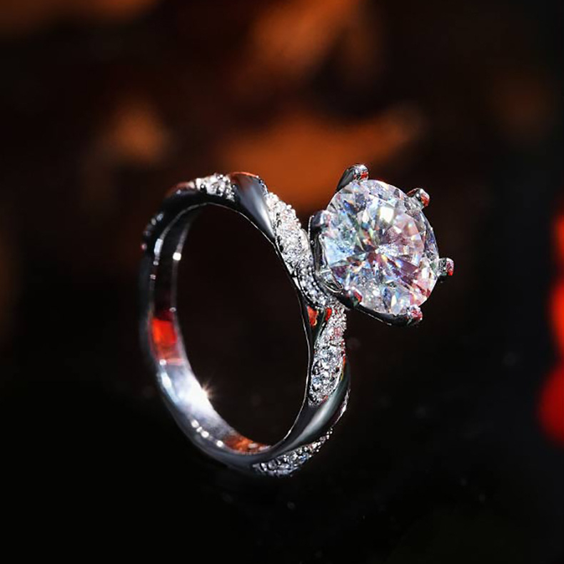 Moissanit gyűrű 2 karát, nyitott dizájn, hatszögű foglalat, nyolc szív és nyolc nyíl mintával, rézbázis, Pt950 bevonat