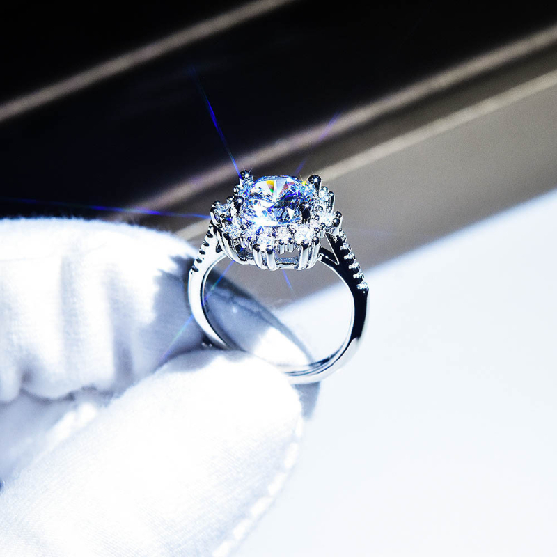 Bakreni prsten s cvjetnim dizajnom, dijamantna obrada, ženski stil