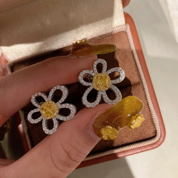 Cercei cu design geometric din cupru, placare electro, tijă din argint 925, stil medieval literar retro, lansare primăvară 2025