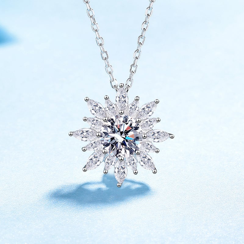 S925 ezüst Moissanit nyaklánc napraforgó medállal, keresztes lánccal, állítható hosszúság 41–50 cm, könnyed luxus stílus