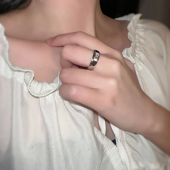 Fehér rézből készült gyűrű rombusz mintával, Seiko felületkezeléssel