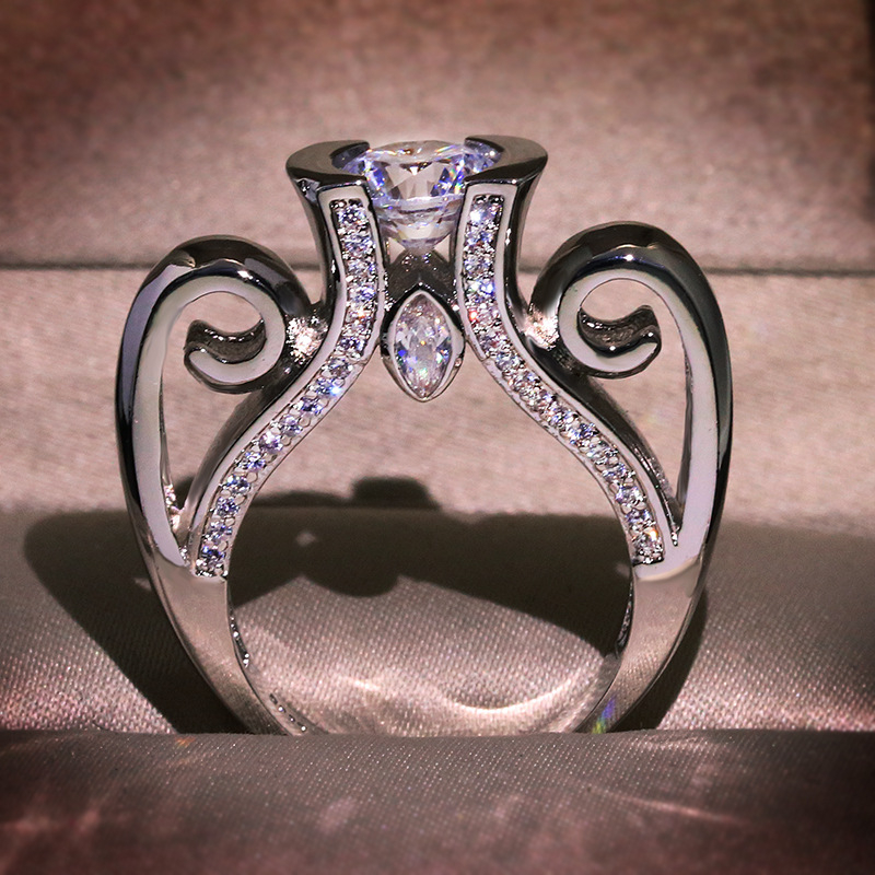 Női Moissanite gyűrű, geometriai dizájn, ötvözet sárgaréz + fehér acél, esküvőre alkalmas