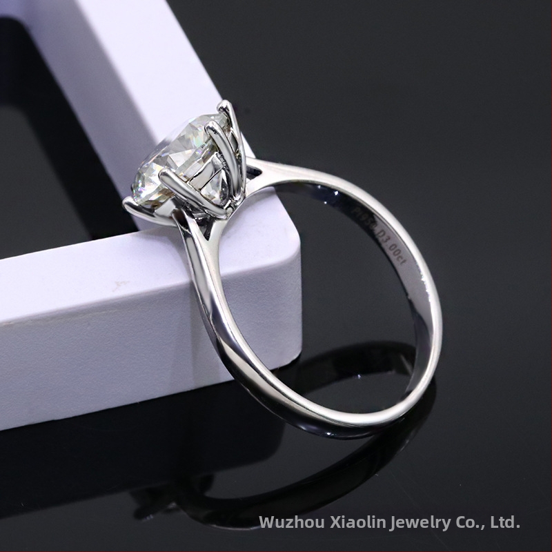 Prsten od moissanita Charin Jewelry — okrugli oblik, inlay postavljanje, čistoća VVS