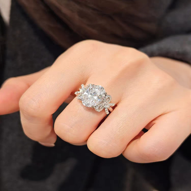 S925 ezüst gyűrű, 5 karátos moissanit, tojás alakú ovális, elektroplatált felület, divatos luxus