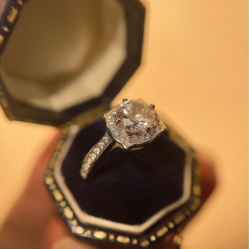 Bakreni prsten za žene s dijamantnim izgledom, Seiko obrada, Ice earl jewelry factory