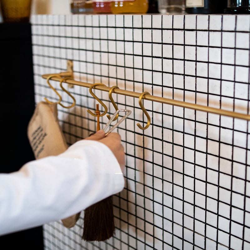 Mesingani zidni štap za vješanje – bez bušenja, retro skandinavski držač za ručnike i kuhinjske potrepštine