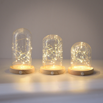 Vaza od visokor borosilikatnog stakla, polirana površina, geometrijski dizajn, moderni minimalistički stil