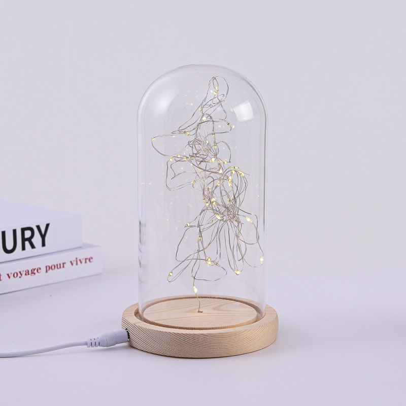 Vaza od visokor borosilikatnog stakla, polirana površina, geometrijski dizajn, moderni minimalistički stil