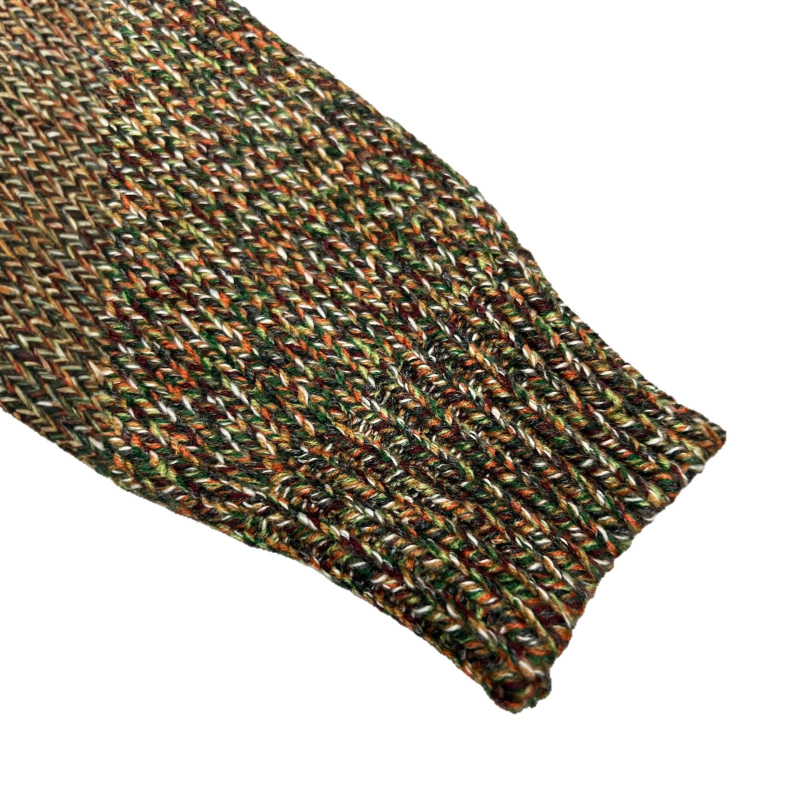 Pulover od smjese vune i kašmira s poluzipom, reverasta ovratnica, dugi rukavi, 76–80% vuna