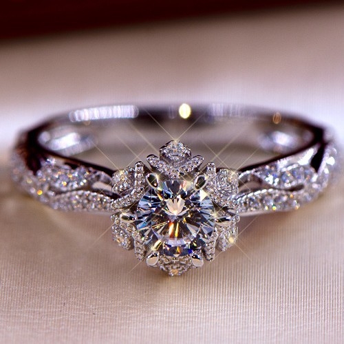 Sárgaréz és fehér acél gyűrű geometriai kialakítással, személyes trend stílus, 2024 tavasz