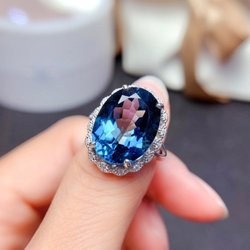 Nyitott gyűrű geometriai stílusú réz anyagból, aranyozott mesterséges kövekkel, testreszabás elérhető