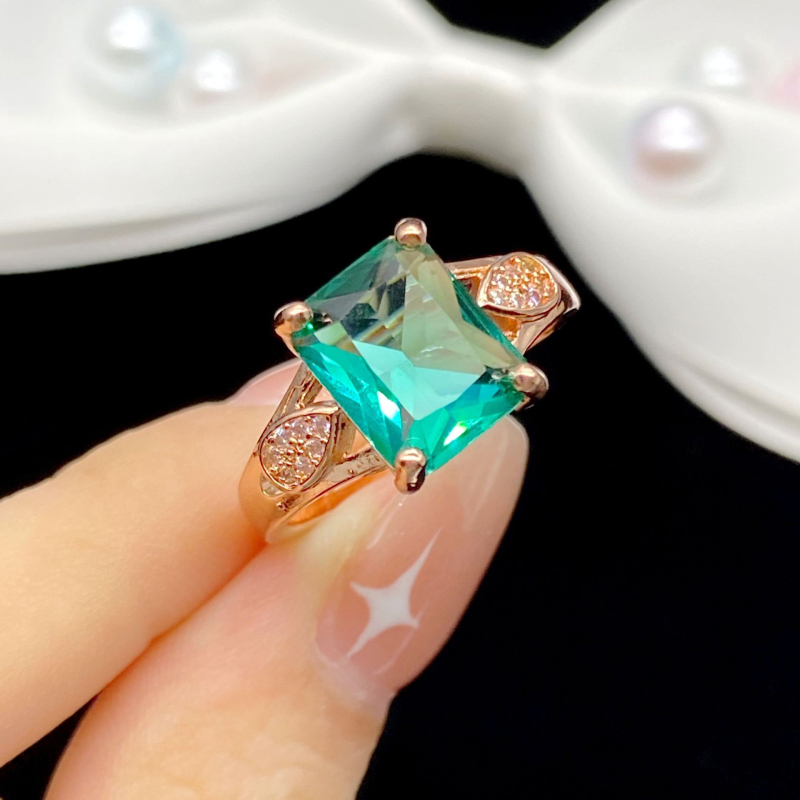 Carlochis gyűrű, geometriai stílus, réz, szimulált turmalin 18K bevonattal