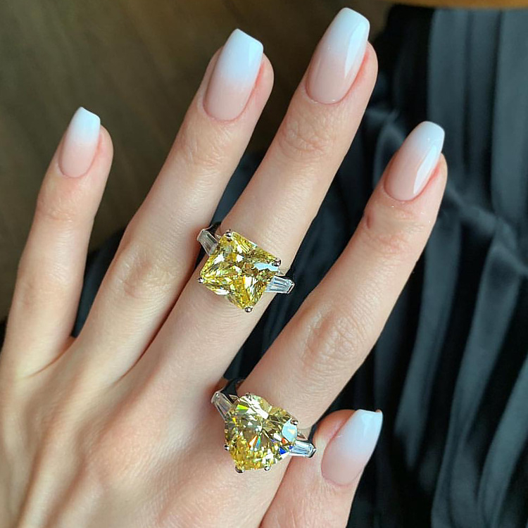 Réz nyitott gyűrű gyémántokkal, geometriai kialakítás, könnyed luxus stílus, 2025 tavaszi megjelenés