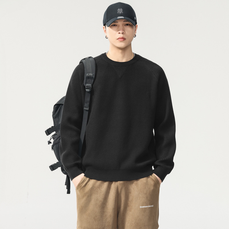 Плетен пуловер, кръгло деколте, свободен силует, антибактериален, материал: 52% акрил, 29.2% полиестер, 18.8% спандекс