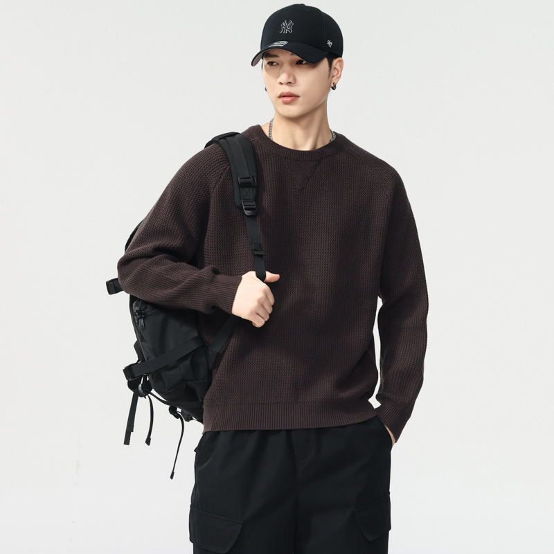 Плетен пуловер, кръгло деколте, свободен силует, антибактериален, материал: 52% акрил, 29.2% полиестер, 18.8% спандекс