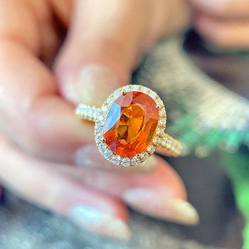 Carlochis réz gyűrű, geometriás stílus, aranyozott mesterséges kövek mozaikja