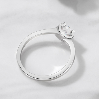 Fehér rézből készült gyűrű cirkóniával, koronás stílus, négy karmok dizájn nőknek