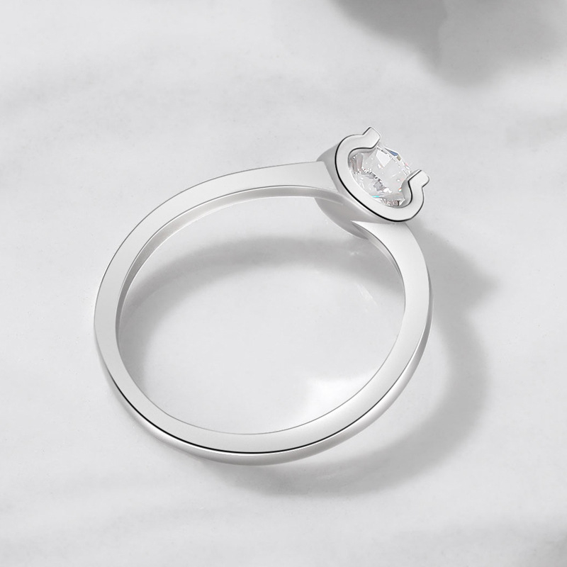 Fehér rézből készült gyűrű cirkóniával, koronás stílus, négy karmok dizájn nőknek